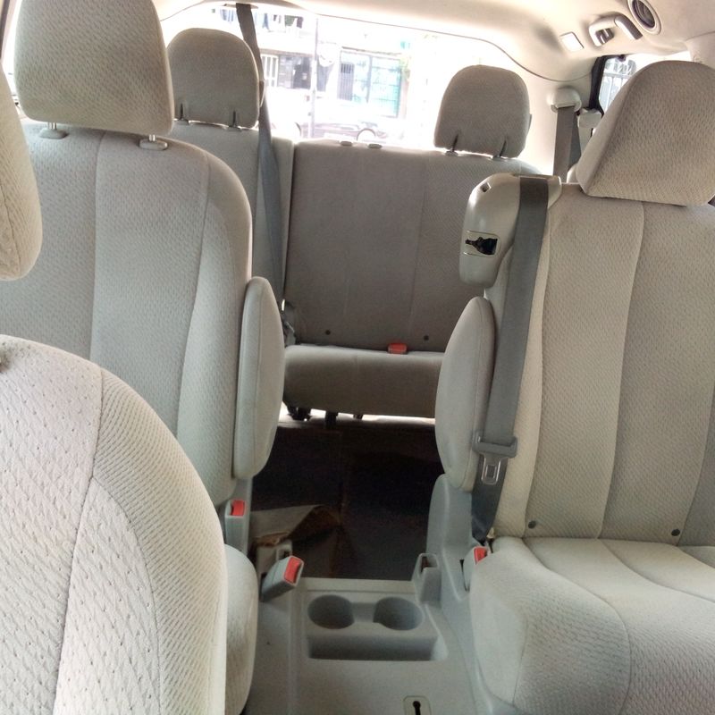 Thumbnail 9 of 2012 Toyota Sienna LE